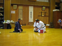Тренировка по йай-дзютсу под руководством Матсумото сэнсэя